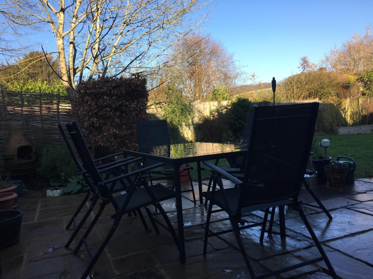 5 Charlton Mill Way B&B Chichester Eksteriør billede