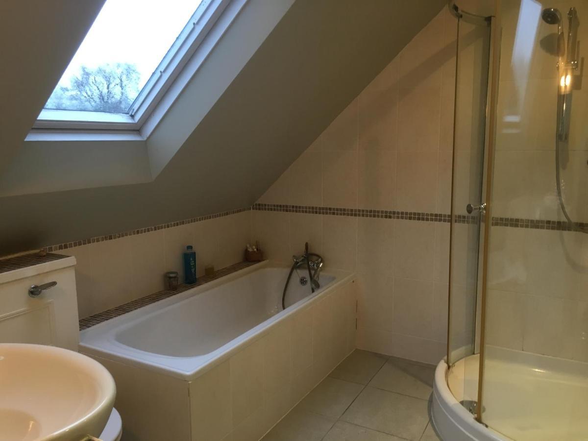 5 Charlton Mill Way B&B Chichester Eksteriør billede