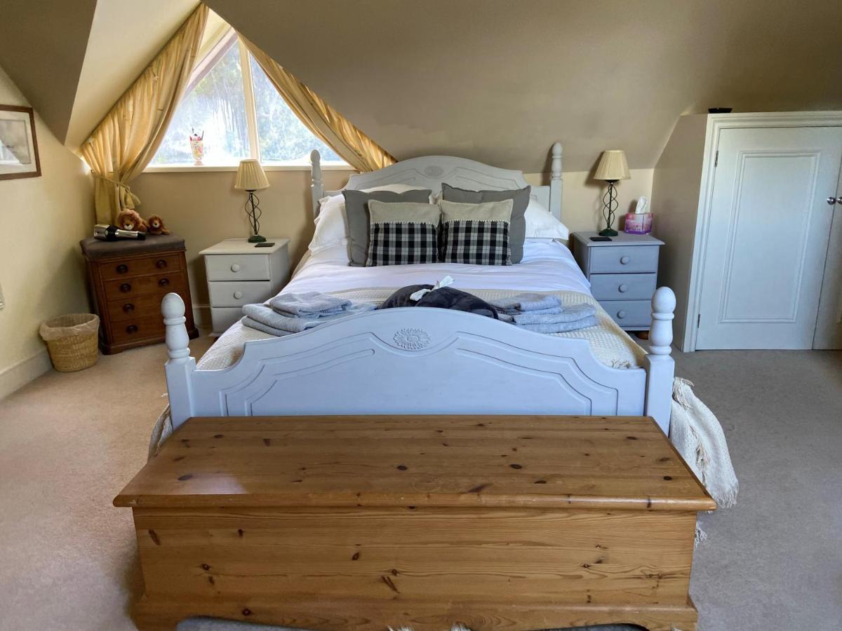 5 Charlton Mill Way B&B Chichester Eksteriør billede
